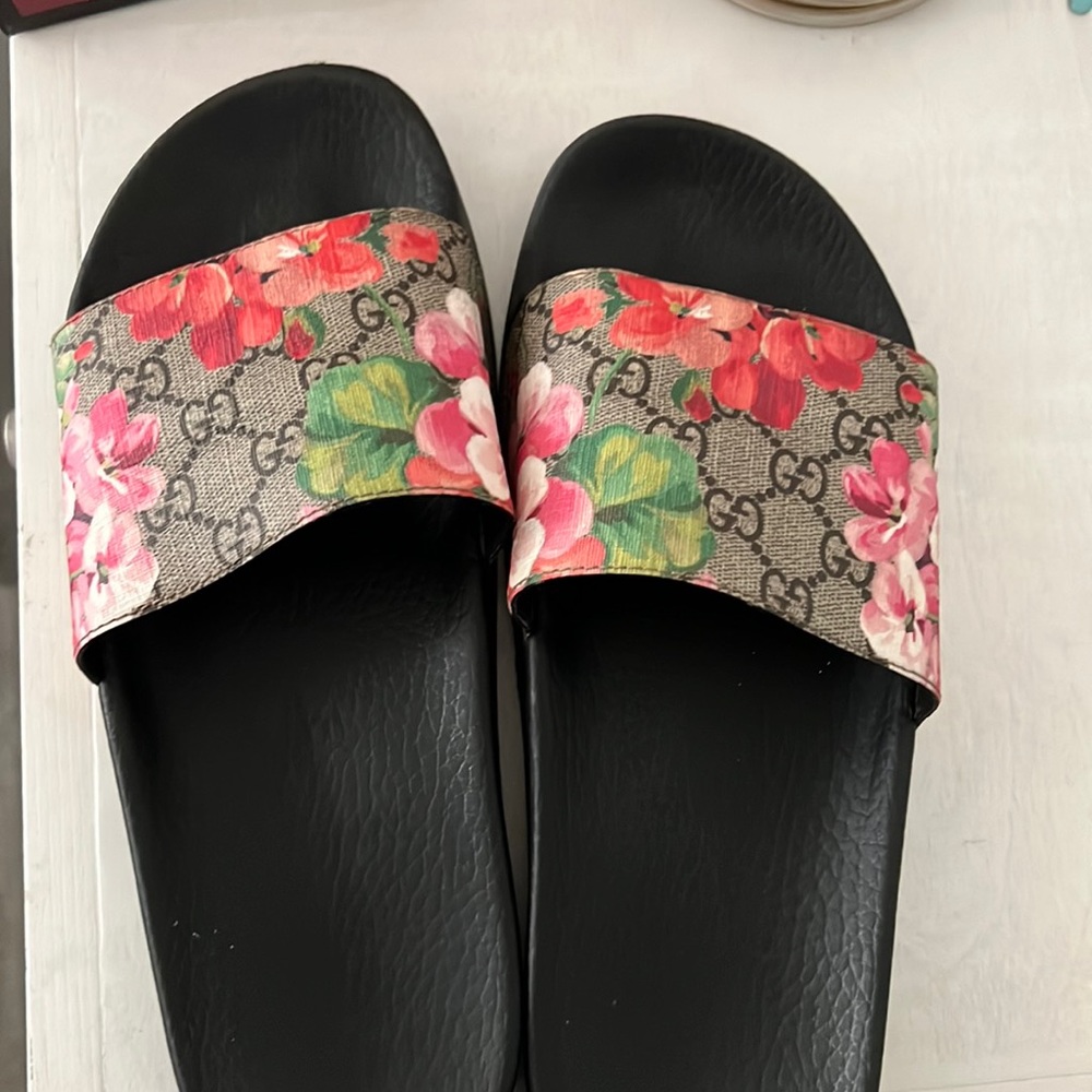 Gucci slides